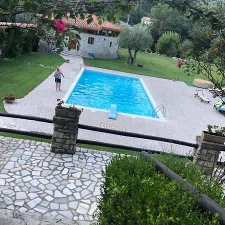 Tenuta Acquaviva * Pratola Serra