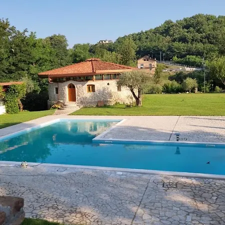 Tenuta Acquaviva Pratola Serra